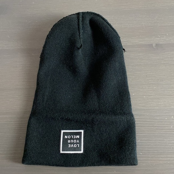 Love Your Melon Cuffed Beanie Hat Black Made in USA One Size - Picture 4 of 9